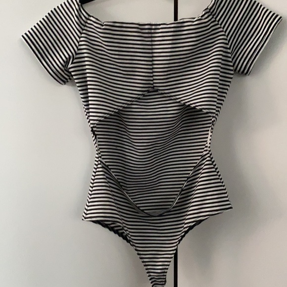 Kendall & Kylie Bodysuit - Picture 4 of 4